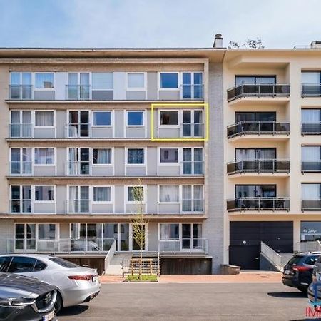 Appartement place Léopold 1er à la panne à 100m de la plage De Panne Exterior foto