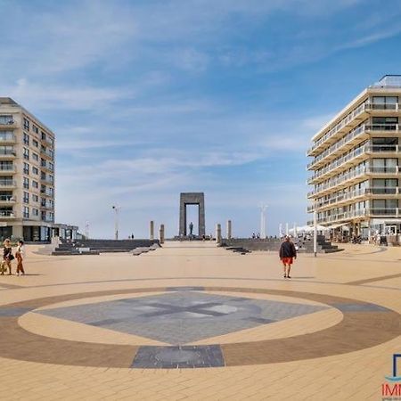 Appartement place Léopold 1er à la panne à 100m de la plage De Panne Exterior foto